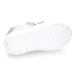 Zapatilla niña OKAA sin cordones en piel LAMINADA.
