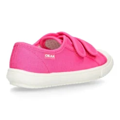 Zapatilla niña OKAA sin cordones y puntera en lona piqué algodón.