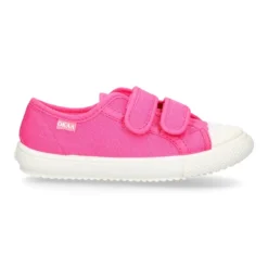 Zapatilla niña OKAA sin cordones y puntera en lona piqué algodón.
