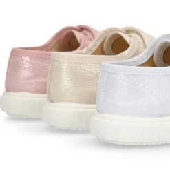 Zapatilla niña sin cordones en lona METALIZADA.