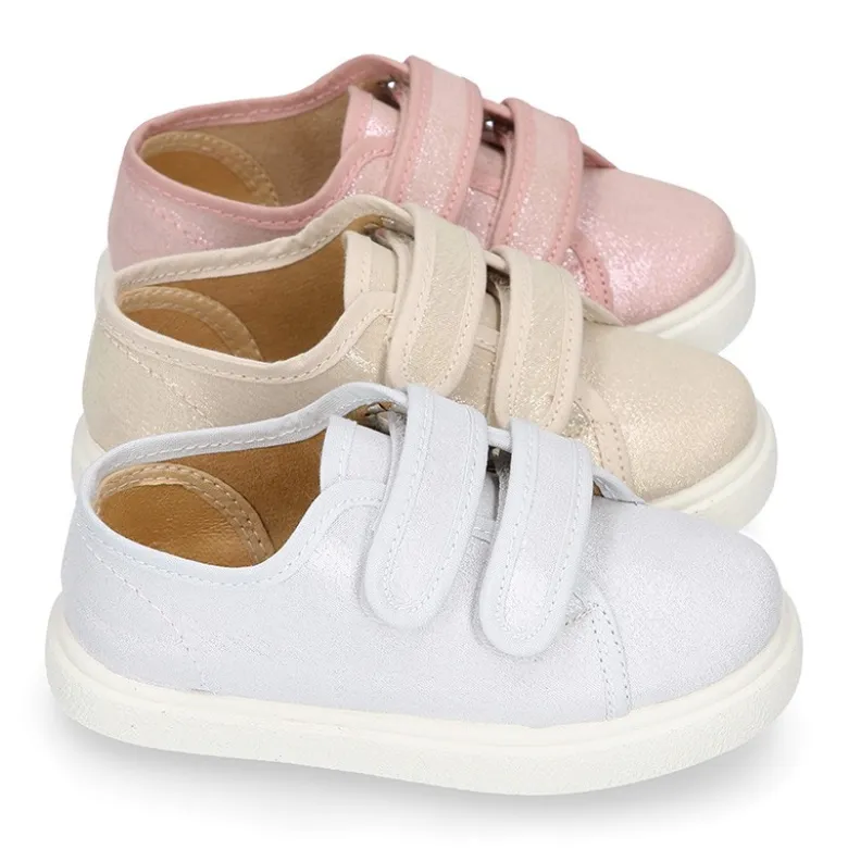 Zapatilla niña sin cordones en lona METALIZADA.