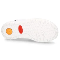Zapatilla niño casual con cordones y bandera en piel lavable.