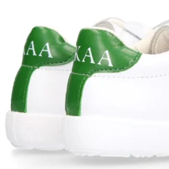Zapatilla niño colegial OKAA Moda con cordones en piel lavable.