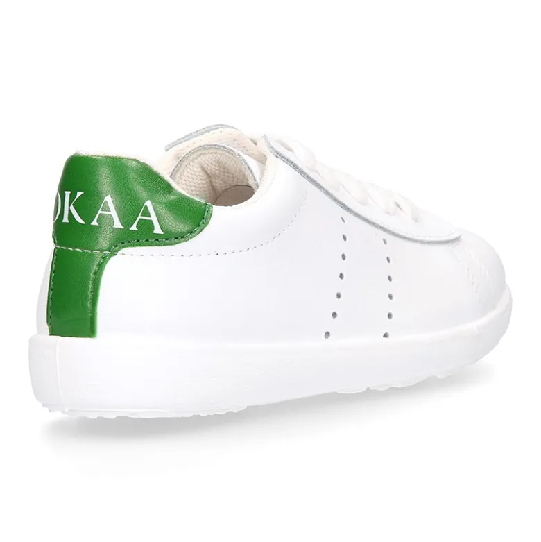 Zapatilla niño colegial OKAA Moda con cordones en piel lavable.