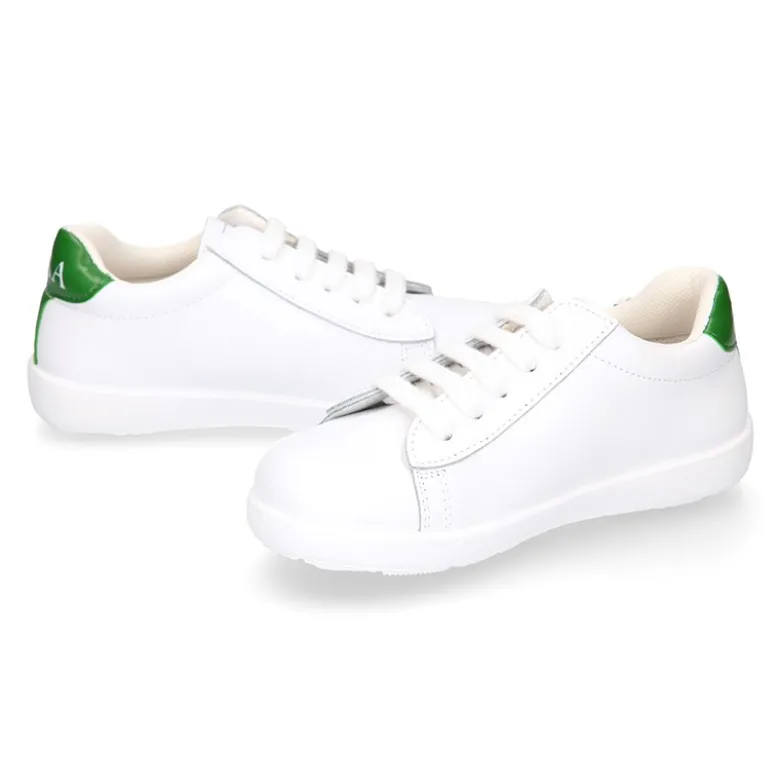 Zapatilla niño colegial OKAA Moda con cordones en piel lavable.