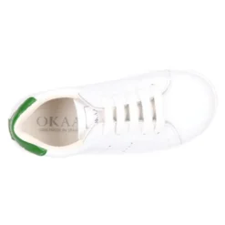 Zapatilla niño colegial OKAA Moda con cordones en piel lavable.