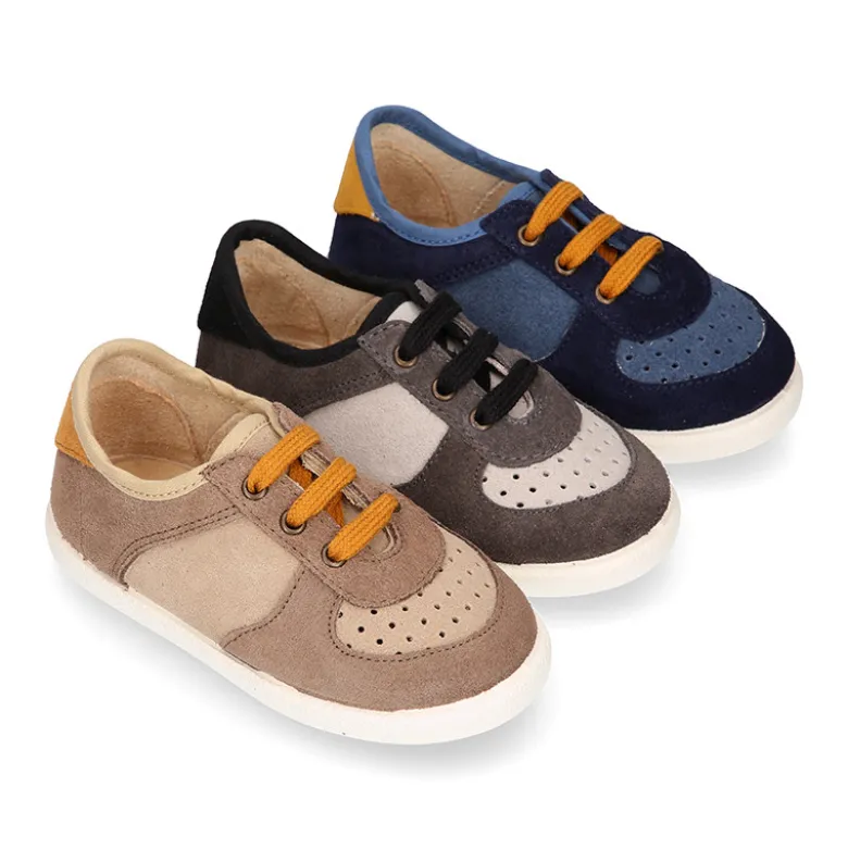 Zapatilla niños CASUAL con cordones en piel serraje.