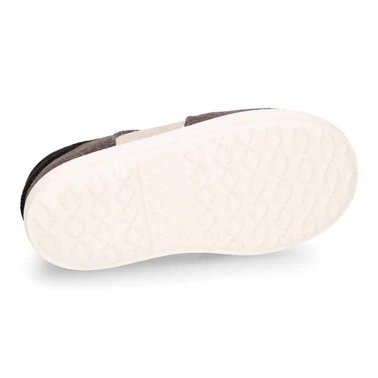 Zapatilla niños CASUAL con cordones en piel serraje.
