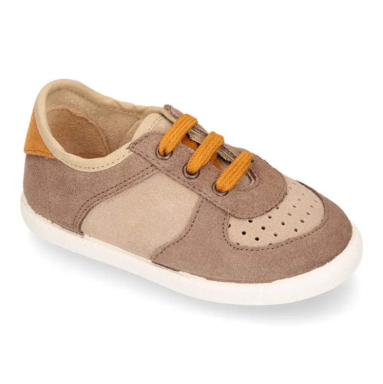 Zapatilla niños CASUAL con cordones en piel serraje.