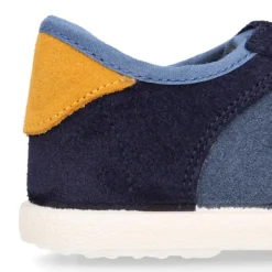 Zapatilla niños CASUAL con cordones en piel serraje.