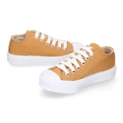 Zapatilla niños CASUAL OKAA con puntera y cordones en color CUERO.