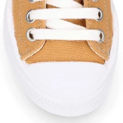 Zapatilla niños CASUAL OKAA con puntera y cordones en color CUERO.
