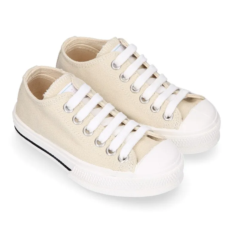 Zapatilla niños CASUAL OKAA con puntera y cordones en colores de moda.