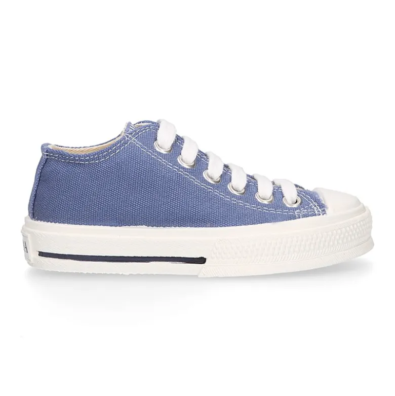 Zapatilla niños CASUAL OKAA con puntera y cordones en colores de moda.