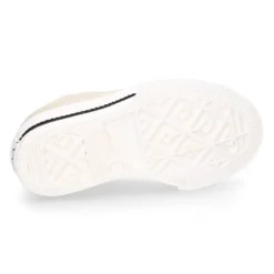 Zapatilla niños CASUAL OKAA con puntera y cordones en colores de moda.