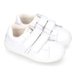 Zapatilla niños colegial sin cordones y puntera reforzada en piel lavable.