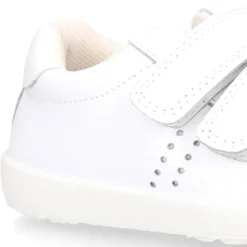 Zapatilla niños colegial sin cordones y puntera reforzada en piel lavable.