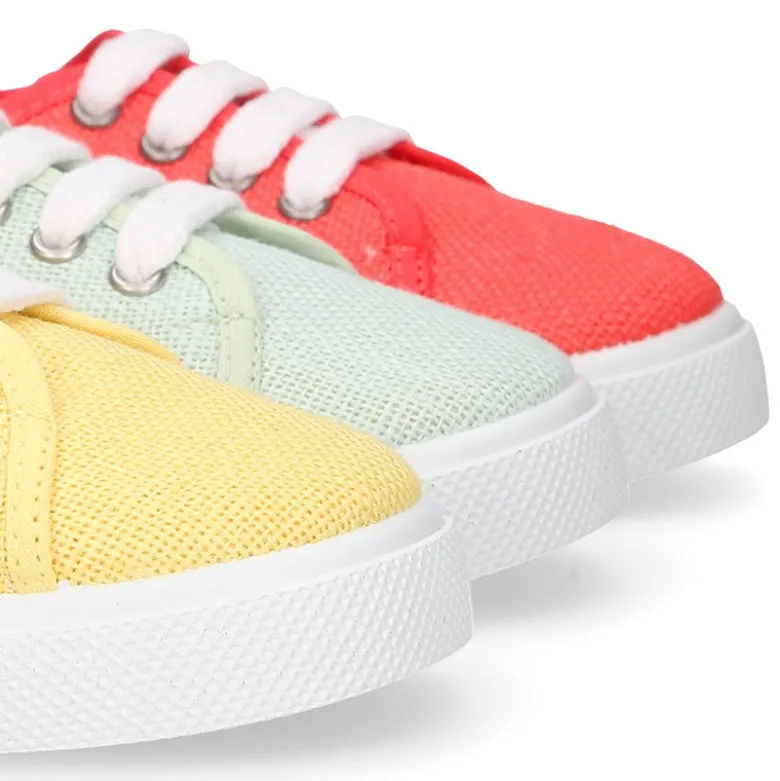 Zapatilla niños con cordones en LINO.