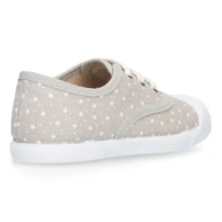 Zapatilla niños con cordones y puntera en lona con ESTRELLAS.