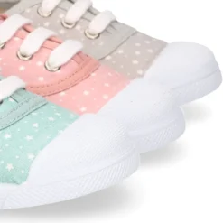 Zapatilla niños con cordones y puntera en lona con ESTRELLAS.