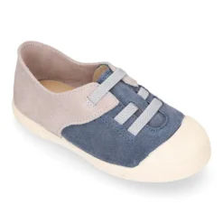 Zapatilla niños con puntera y cordones elásticos en piel serraje.