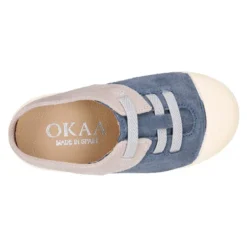 Zapatilla niños con puntera y cordones elásticos en piel serraje.