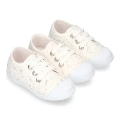 Zapatilla niños con puntera y cordones en lona ASTRO.