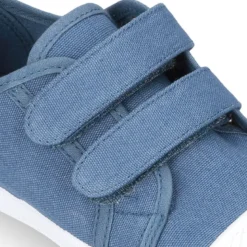 Zapatilla niños con puntera y sin cordones en lona algodón.