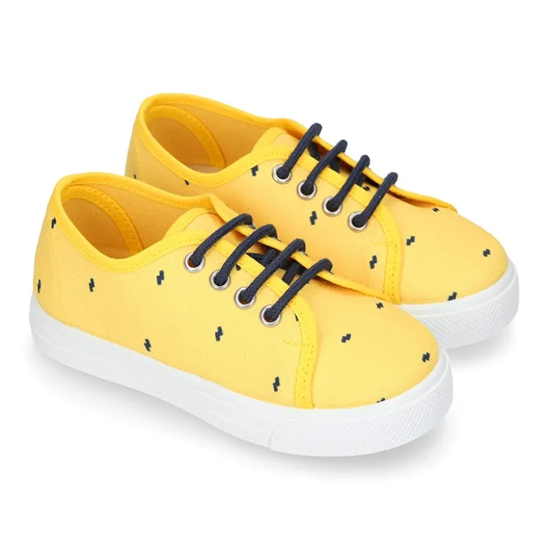 Zapatilla niños en ALGODÓN FANTASÍA para vestir con cordones.