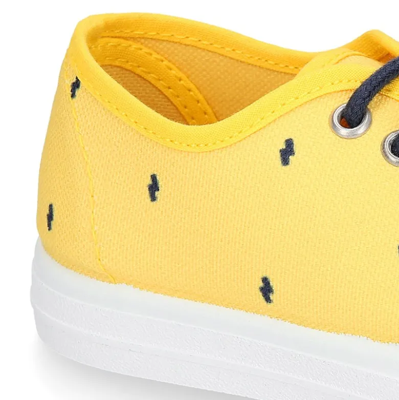 Zapatilla niños en ALGODÓN FANTASÍA para vestir con cordones.