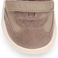 Zapatilla niños en piel modelo respetuoso Okaa Flex casual.