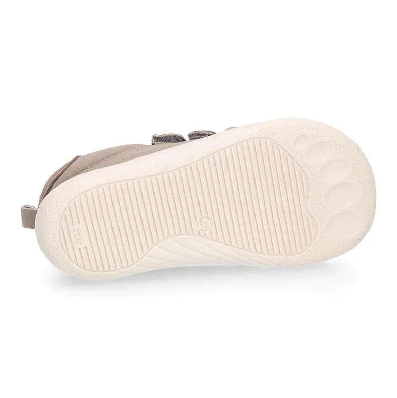 Zapatilla niños en piel modelo respetuoso Okaa Flex casual.