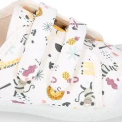Zapatilla niño sin cordones en lona algodón estampado SELVA y puntera.