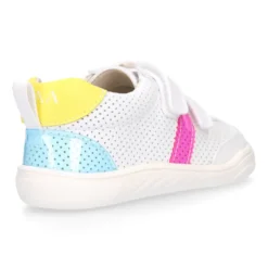 Zapatilla niños respetuoso Okaa Flex en micro perforada.