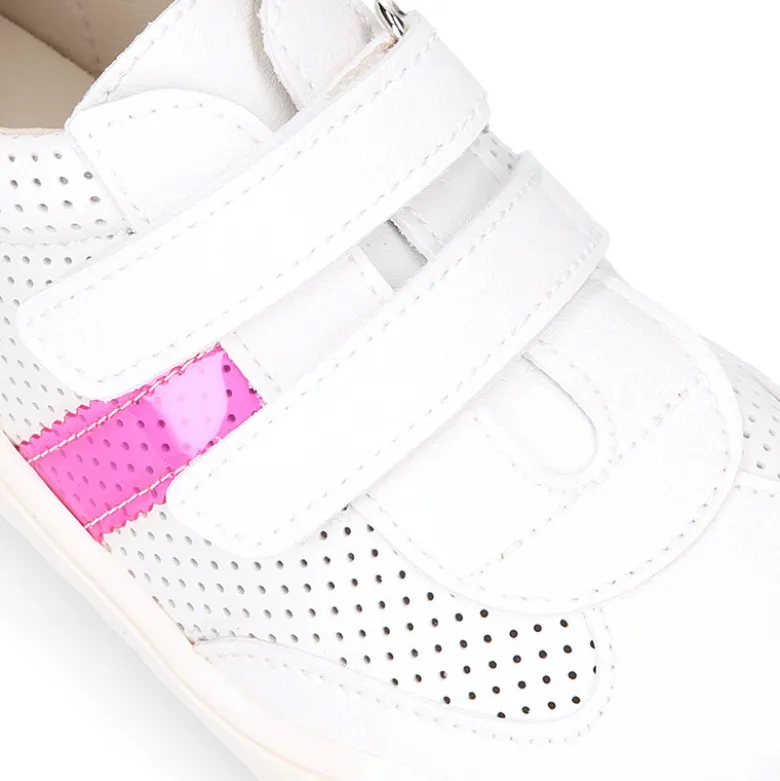 Zapatilla niños respetuoso Okaa Flex en micro perforada.