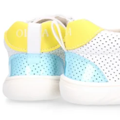 Zapatilla niños respetuoso Okaa Flex en micro perforada.