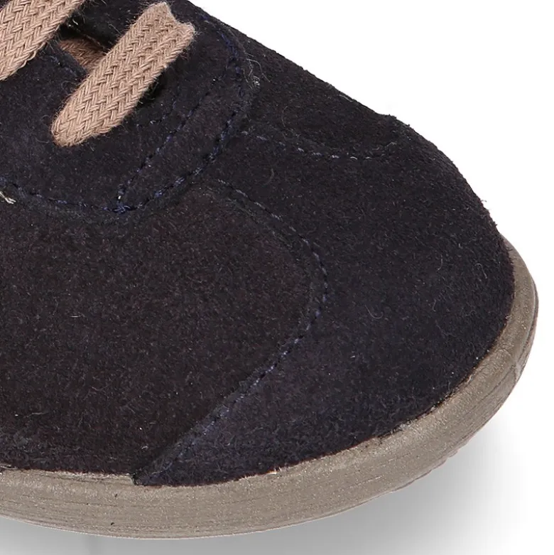 Zapatilla niños SPORT OKAA con cordones en piel serraje.
