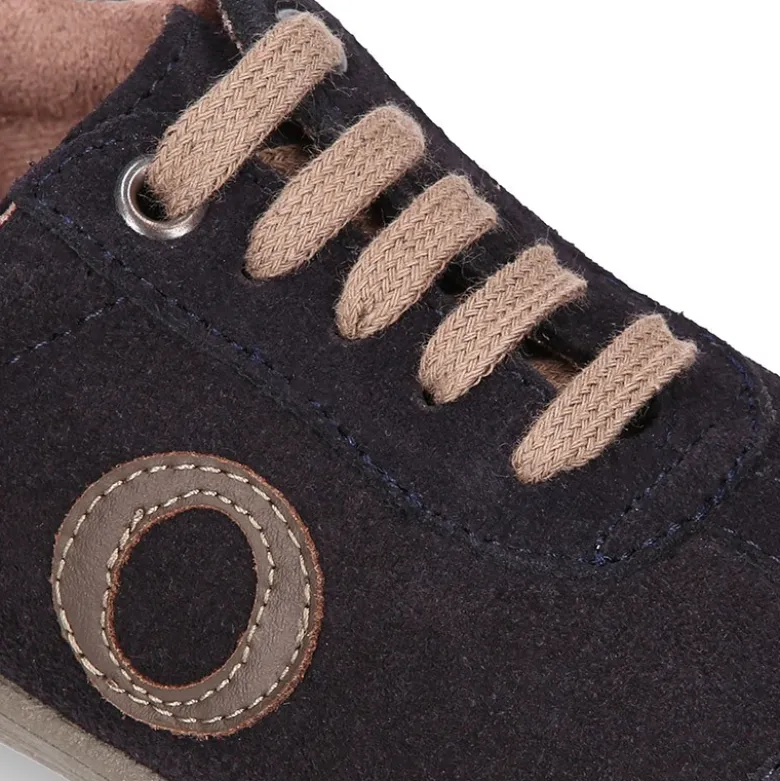 Zapatilla niños SPORT OKAA con cordones en piel serraje.