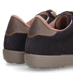 Zapatilla niños SPORT OKAA con cordones en piel serraje.