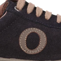 Zapatilla niños SPORT OKAA con cordones en piel serraje.