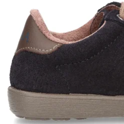 Zapatilla niños SPORT OKAA con cordones en piel serraje.