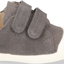 Zapatilla niños tipo bamba sin cordones y puntera en piel serraje GRIS.