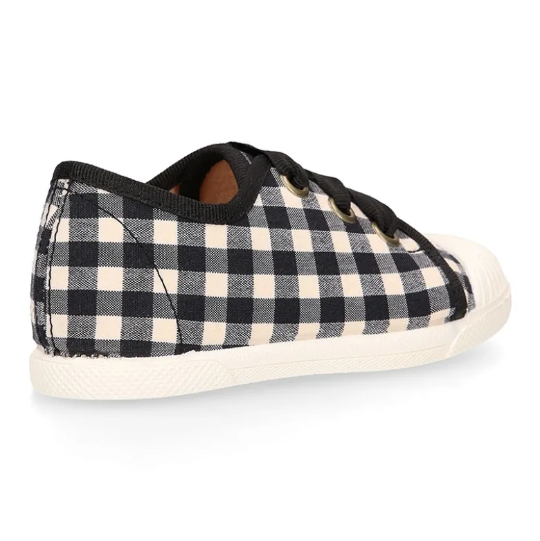 Zapatilla niños tipo con cordones y puntera en VICHY.