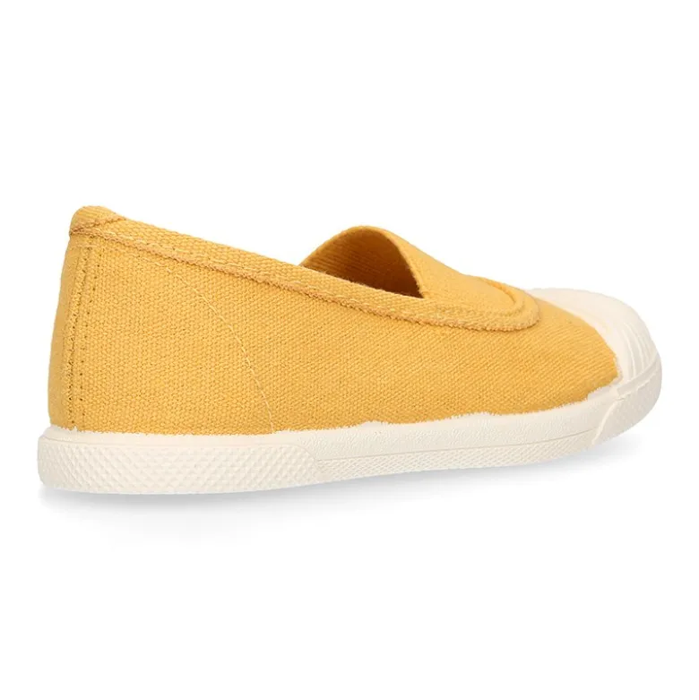 Zapatilla niños tipo GIMNASIA en lona con puntera.