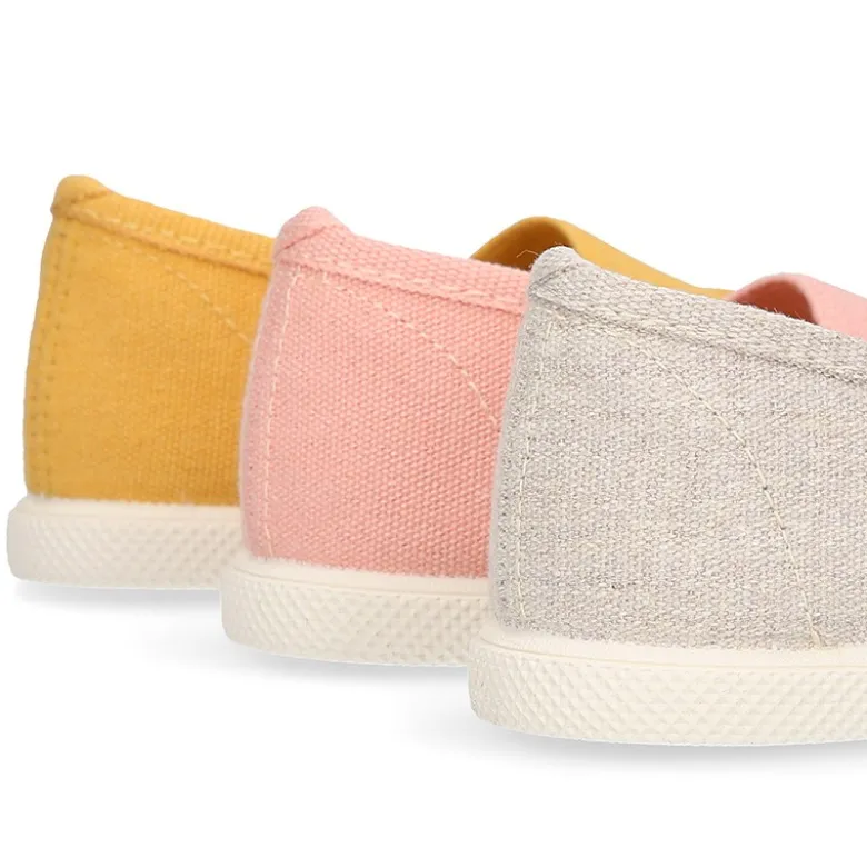 Zapatilla niños tipo GIMNASIA en lona con puntera.