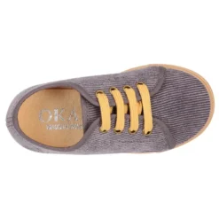 Zapatilla niños vestir OKAA en Pana con cordones.