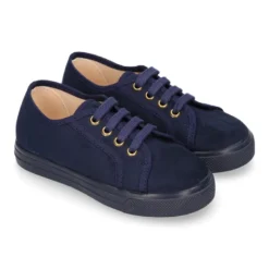 Zapatilla niños vestir OKAA en Serratex con cordones.