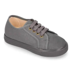 Zapatilla niños vestir OKAA en Serratex con cordones.