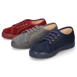 Zapatilla niños vestir OKAA en Serratex con cordones.