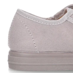 Zapatilla niños vestir OKAA sin cordones en Serratex.